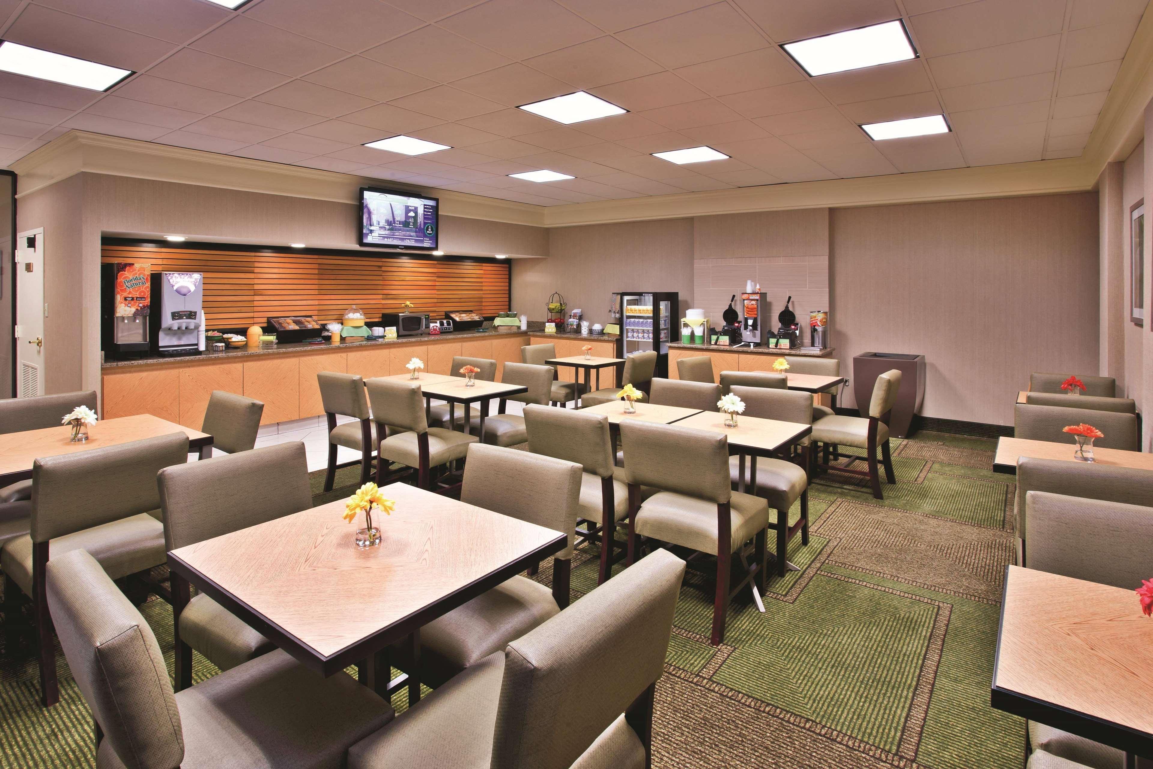 La Quinta Inn & Suites By Wyndham Kingsport Tricities Airport Екстериор снимка