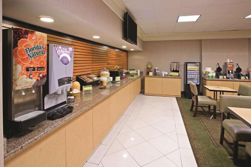 La Quinta Inn & Suites By Wyndham Kingsport Tricities Airport Екстериор снимка